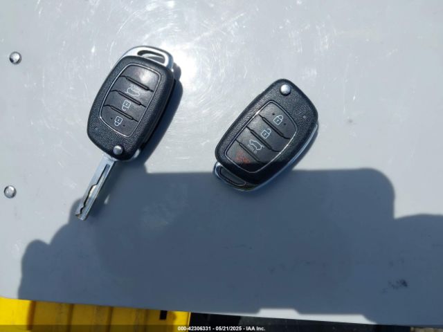 5XYZTDLB7HG429404 Hyundai Santa Fe Sport 2.4l