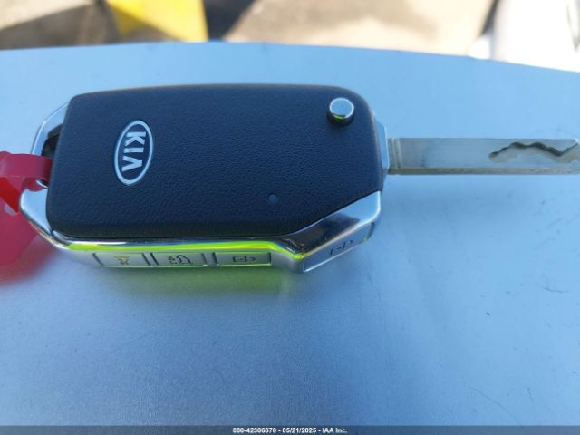 KNDJ23AU6M7793805 KIA SOUL S