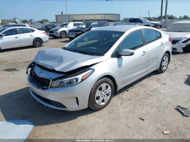 3KPFK4A73JE239090 KIA FORTE LX