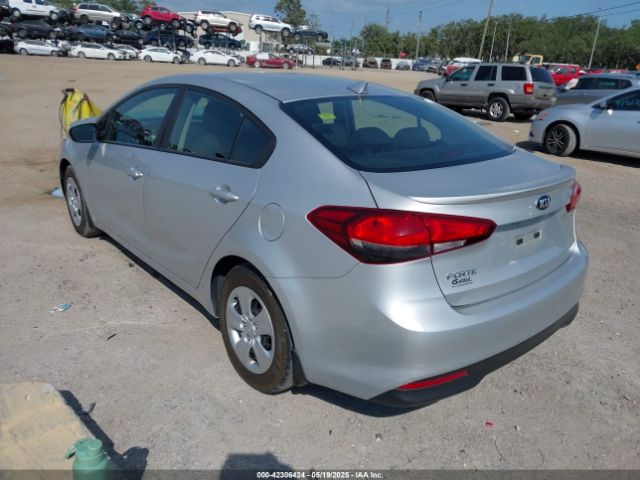 3KPFK4A73JE239090 KIA FORTE LX