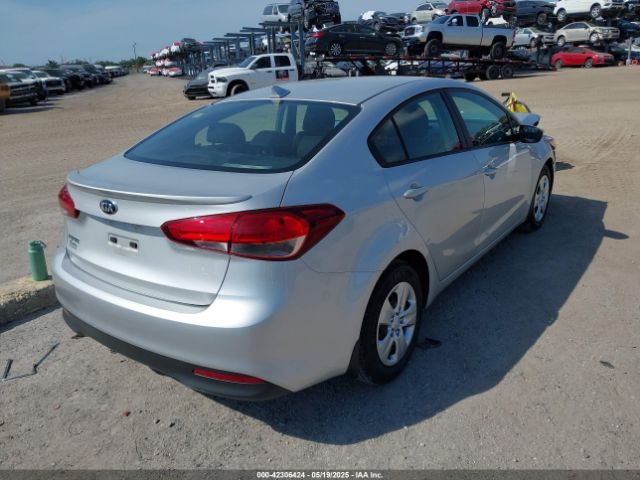 3KPFK4A73JE239090 KIA FORTE LX