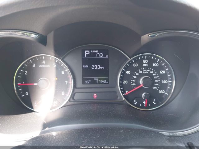 3KPFK4A73JE239090 KIA FORTE LX
