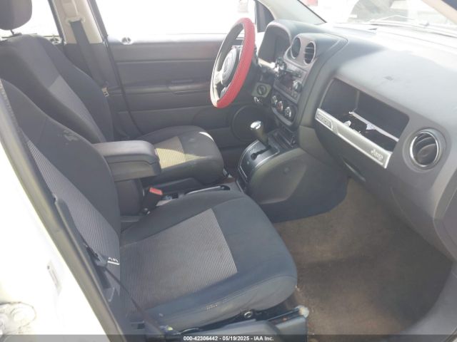 1C4NJCBA0ED882765 Jeep Compass Sport