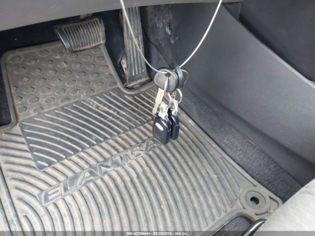 KMHDH4AE3FU223481 Hyundai ELANTRA SE