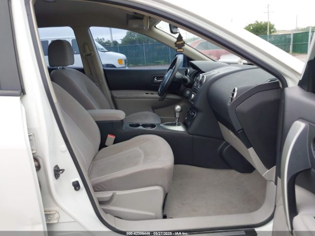 JN8AS5MT3EW618812 Nissan Rogue Select S