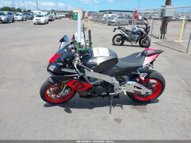 ZD4KEU00XJS001393 Aprilia 2018