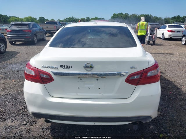 Nissan Altima 2018 1N4AL3AP0JC126695 Image 17