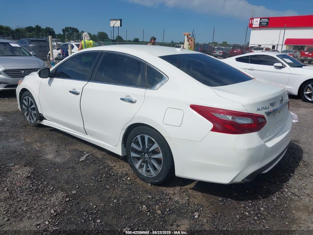 Nissan Altima 2018 1N4AL3AP0JC126695 Image 3