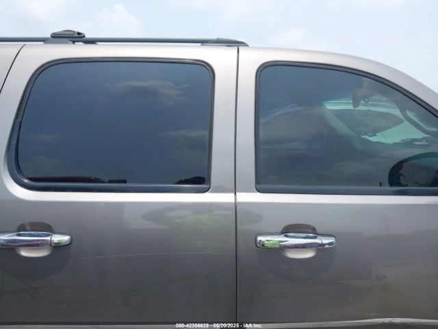 1GNSCJE03ER225750 Chevrolet Suburban 1500 Lt
