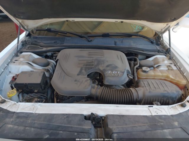 2C3CDZAG8FH865213 Dodge Challenger Sxt