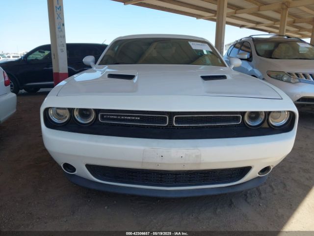 2C3CDZAG8FH865213 Dodge Challenger Sxt