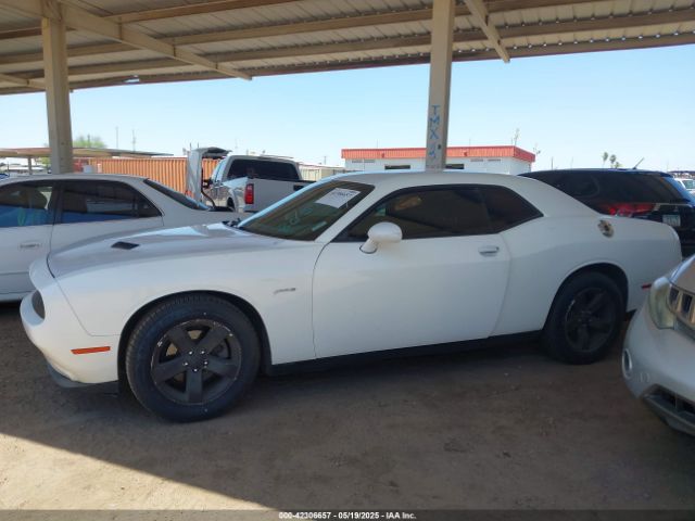 2C3CDZAG8FH865213 Dodge Challenger Sxt