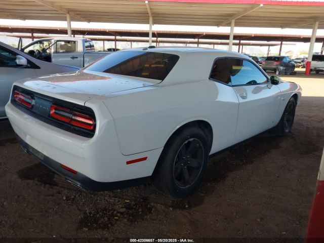 2C3CDZAG8FH865213 Dodge Challenger Sxt