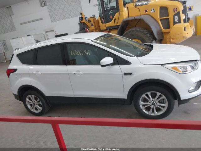 1FMCU9GD4KUA65732 Ford ESCAPE SE