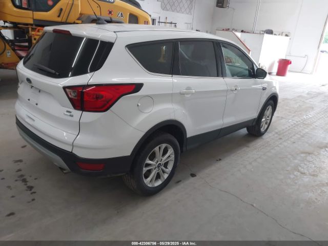 1FMCU9GD4KUA65732 Ford ESCAPE SE