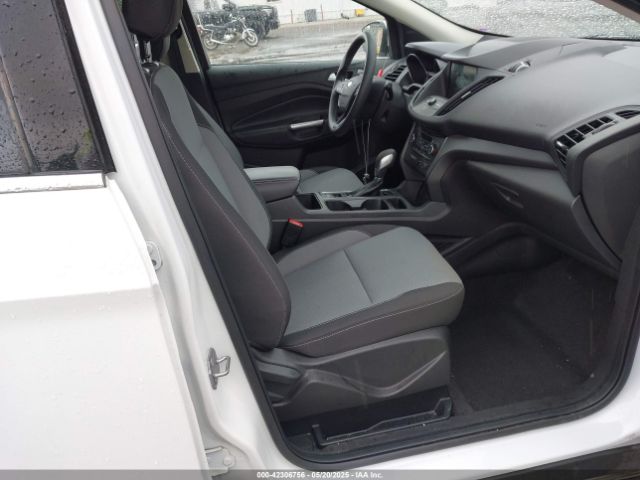 1FMCU9GD4KUA65732 Ford ESCAPE SE