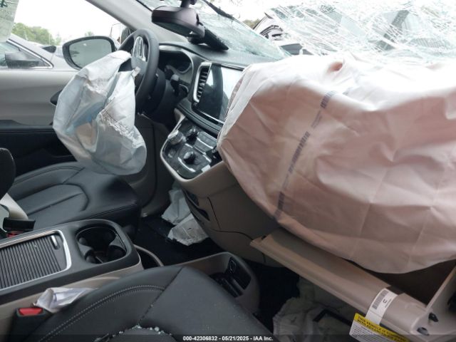 2024 CHRYSLER PACIFICA 2C4RC3BG0RR204617 Photo 4