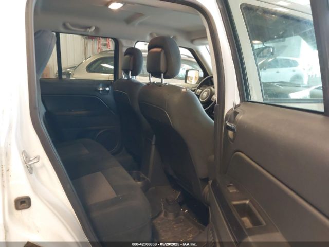 1C4NJRFB4GD658942 Jeep Patriot Latitude