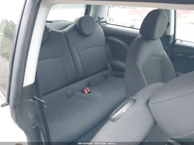 2010 MINI COOPER WMWMF3C55ATZ25847 Photo 7