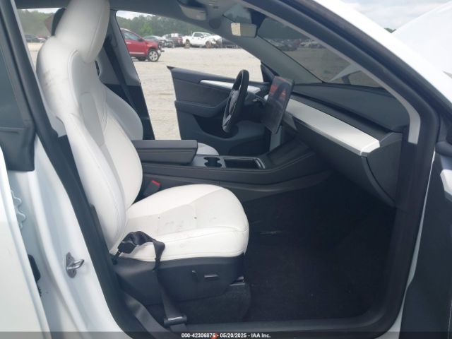 2023 TESLA MODEL Y 7SAYGDEE7PA146286 Photo 4