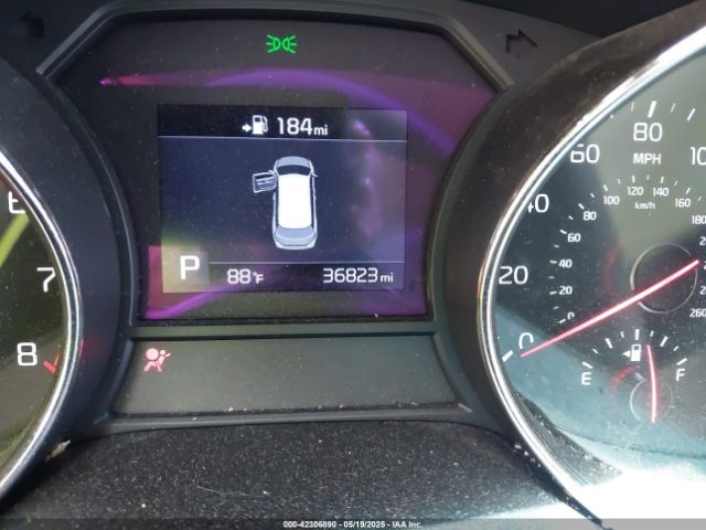 KNDMB5C11M6671676 KIA SEDONA LX