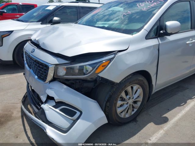 KNDMB5C11M6671676 KIA SEDONA LX