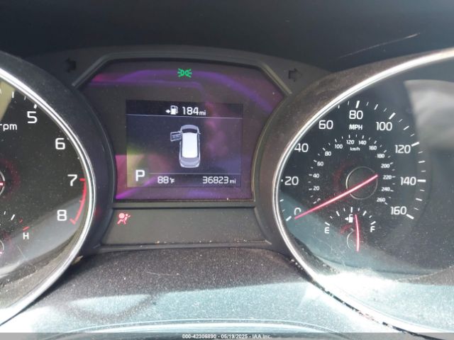 KNDMB5C11M6671676 KIA SEDONA LX