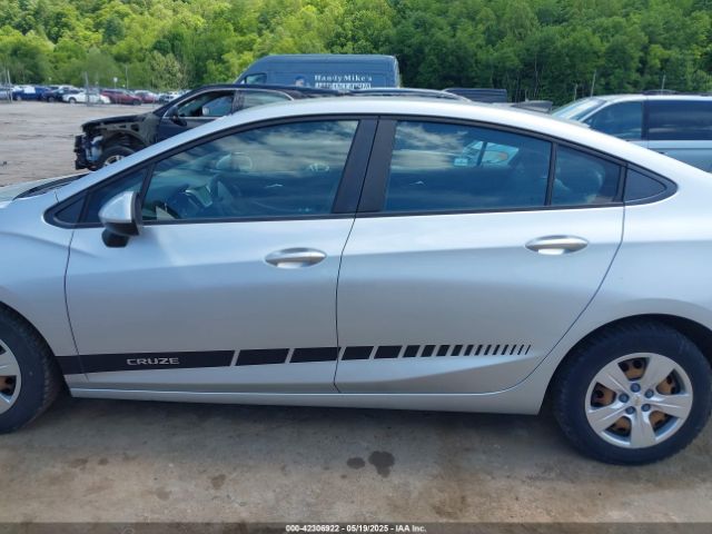 1G1BC5SM9J7109586 Chevrolet Cruze Ls Auto