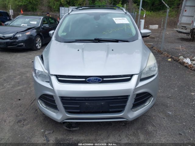 1FMCU9J91FUA85771 Ford Escape Titanium