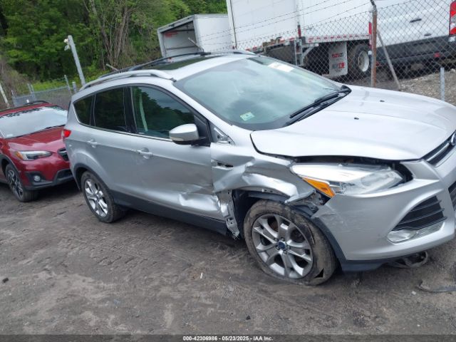 1FMCU9J91FUA85771 Ford Escape Titanium