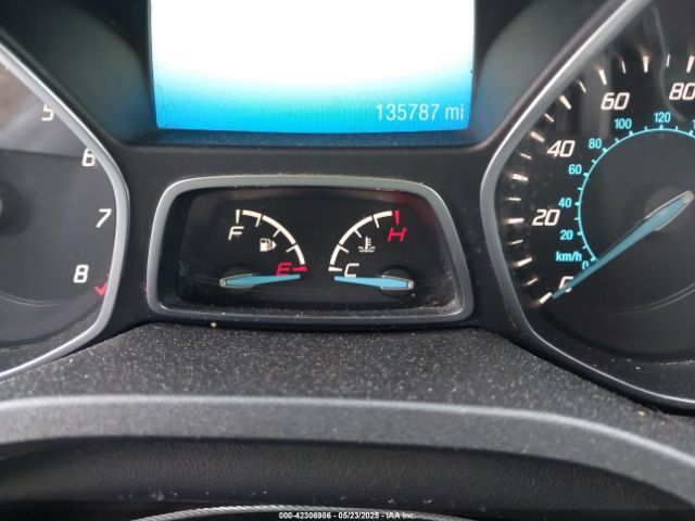 1FMCU9J91FUA85771 Ford Escape Titanium
