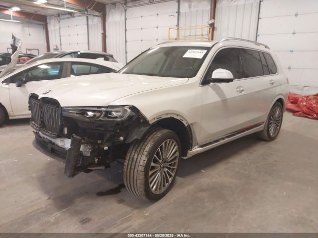 2021 BMW X7 5UXCW2C09M9F04200 Photo 1
