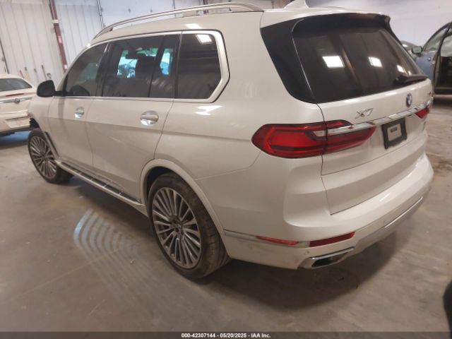 2021 BMW X7 5UXCW2C09M9F04200 Photo 2