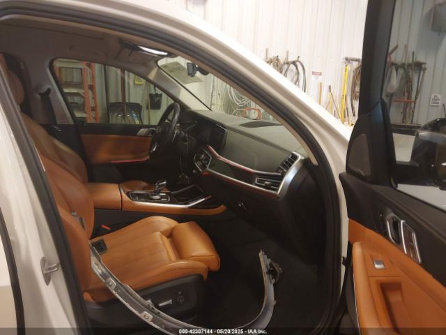 2021 BMW X7 5UXCW2C09M9F04200 Photo 4