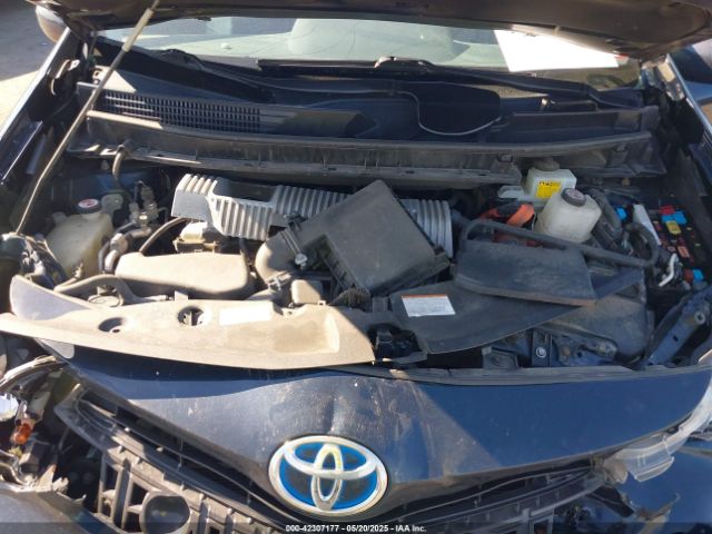 JTDZN3EU2HJ065380 Toyota Prius V Four