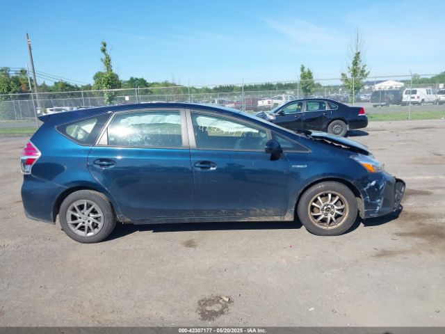 JTDZN3EU2HJ065380 Toyota Prius V Four
