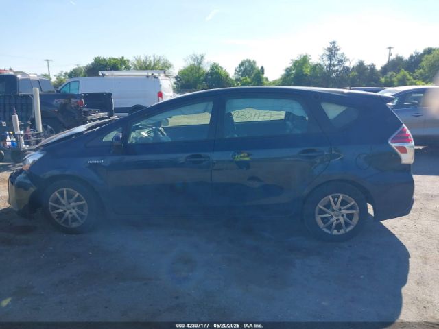 JTDZN3EU2HJ065380 Toyota Prius V Four