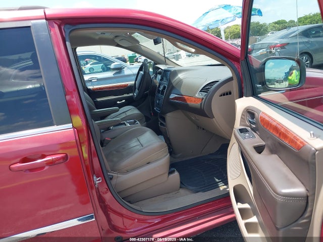 2C4RC1BG0ER256005 Chrysler Town & Country Touring