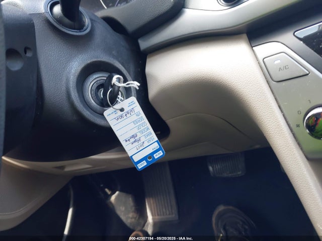 5NPD84LF1HH022766 Hyundai ELANTRA SE