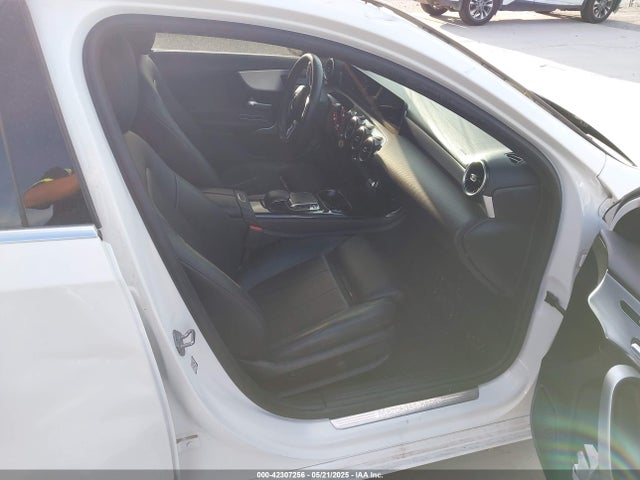 WDD3G4EB0KW029448 Mercedes-Benz m260