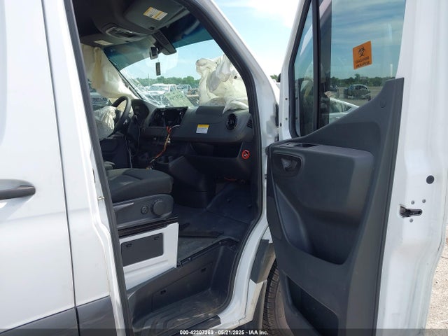 WD4PF1CD6KP159736 Mercedes-Benz om 642 with brake assist