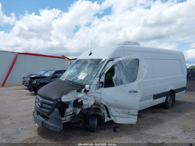 WD4PF1CD6KP159736 Mercedes-Benz om 642 with brake assist
