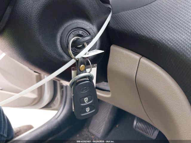 KMHCT4AE2GU006712 Hyundai ACCENT SE
