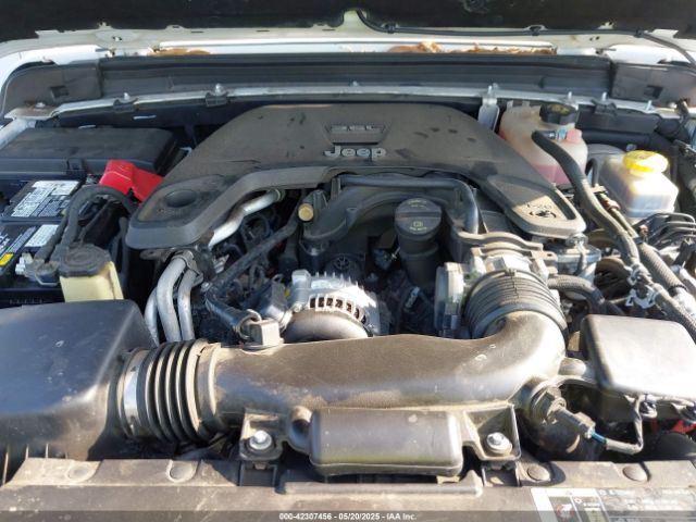 1C4HJXEG3JW175226 Jeep Wrangler Unlimited Sahara 4x4