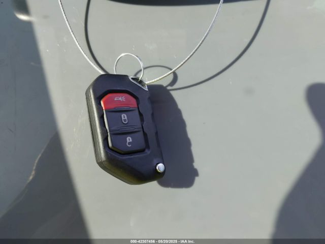 1C4HJXEG3JW175226 Jeep Wrangler Unlimited Sahara 4x4