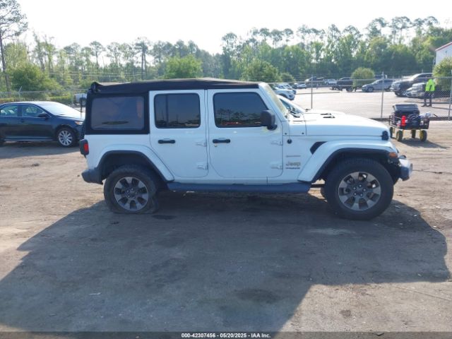 1C4HJXEG3JW175226 Jeep Wrangler Unlimited Sahara 4x4