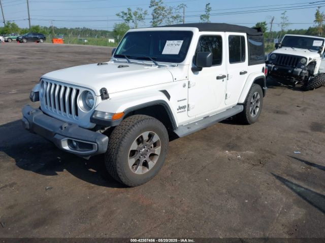 1C4HJXEG3JW175226 Jeep Wrangler Unlimited Sahara 4x4