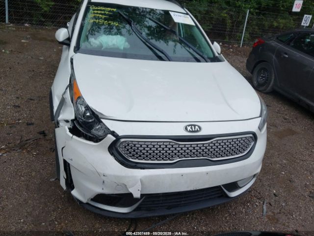 KNDCC3LC8H5045679 KIA NIRO EX