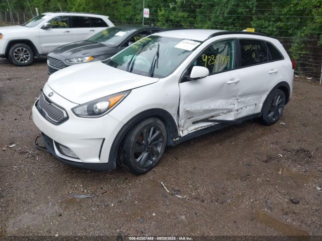 KNDCC3LC8H5045679 KIA NIRO EX
