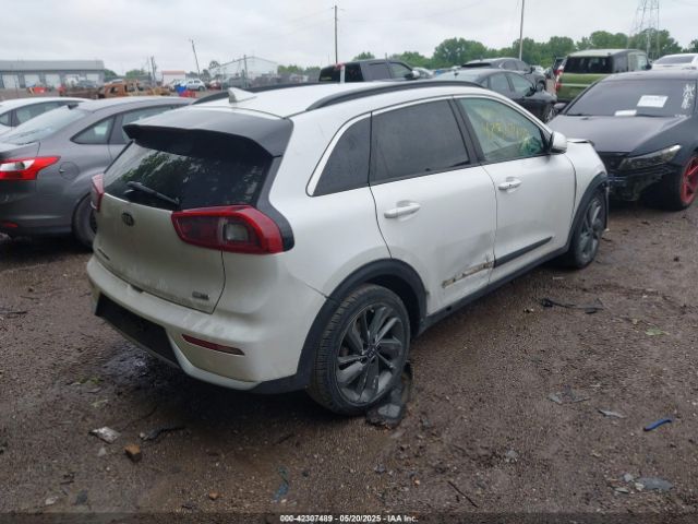 KNDCC3LC8H5045679 KIA NIRO EX